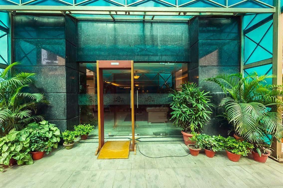 The Contour Hotel Guwahati Exterior photo